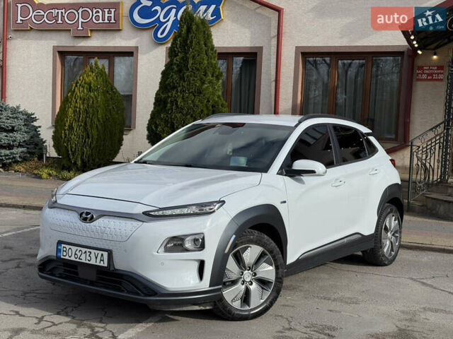 Белый Хендай Kona, объемом двигателя 0 л и пробегом 67 тыс. км за 16350 $, фото 5 на Automoto.ua