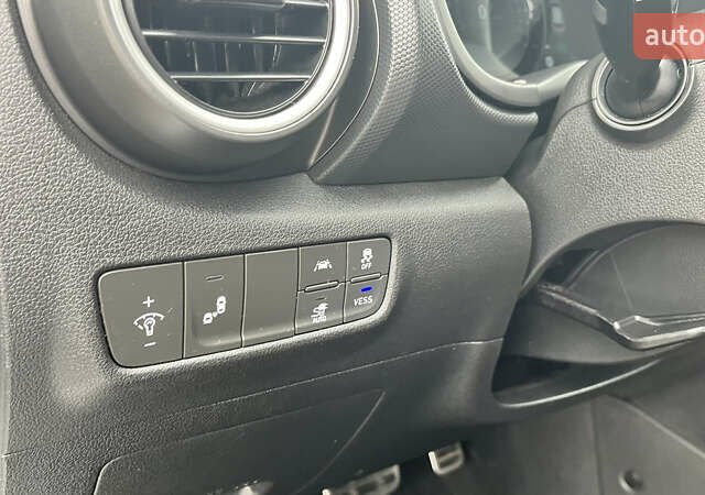 Белый Хендай Kona, объемом двигателя 0 л и пробегом 150 тыс. км за 16500 $, фото 8 на Automoto.ua