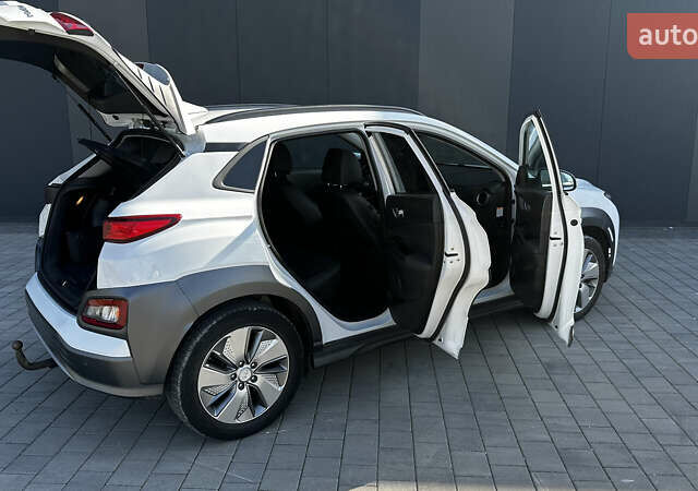 Білий Хендай Kona, об'ємом двигуна 0 л та пробігом 116 тис. км за 16900 $, фото 9 на Automoto.ua