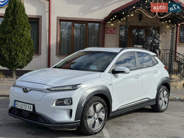 Белый Хендай Kona, объемом двигателя 0 л и пробегом 67 тыс. км за 16350 $, фото 9 на Automoto.ua