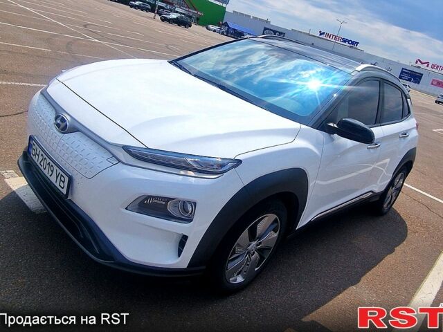 Білий Хендай Kona, об'ємом двигуна 0 л та пробігом 88 тис. км за 16800 $, фото 2 на Automoto.ua