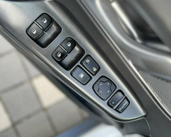 Белый Хендай Kona, объемом двигателя 0 л и пробегом 108 тыс. км за 16700 $, фото 34 на Automoto.ua