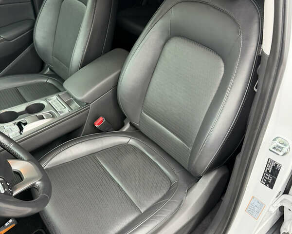 Білий Хендай Kona, об'ємом двигуна 0 л та пробігом 38 тис. км за 18200 $, фото 24 на Automoto.ua