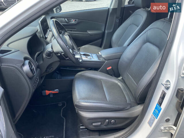 Белый Хендай Kona, объемом двигателя 0 л и пробегом 112 тыс. км за 17900 $, фото 17 на Automoto.ua