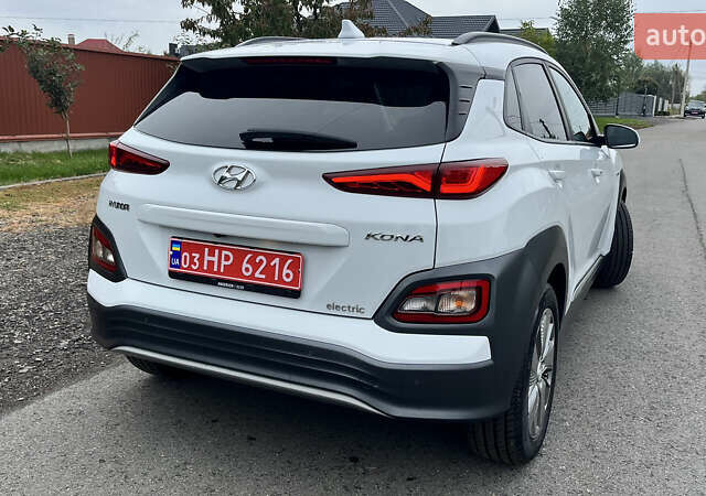 Белый Хендай Kona, объемом двигателя 0 л и пробегом 150 тыс. км за 16500 $, фото 2 на Automoto.ua