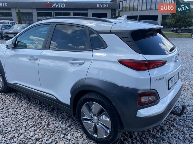 Белый Хендай Kona, объемом двигателя 0 л и пробегом 112 тыс. км за 17900 $, фото 6 на Automoto.ua