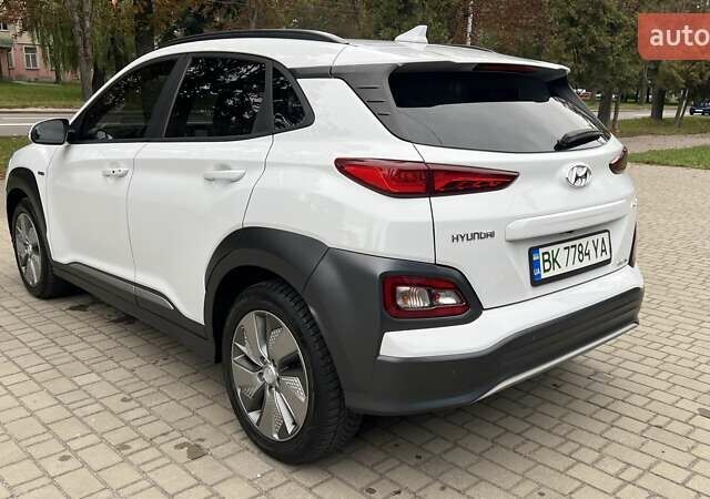 Білий Хендай Kona, об'ємом двигуна 0 л та пробігом 134 тис. км за 16850 $, фото 8 на Automoto.ua