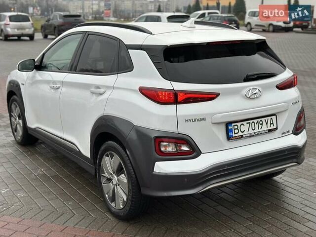 Белый Хендай Kona, объемом двигателя 0 л и пробегом 121 тыс. км за 16000 $, фото 6 на Automoto.ua