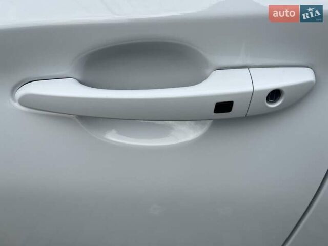 Белый Хендай Kona, объемом двигателя 0 л и пробегом 108 тыс. км за 17950 $, фото 16 на Automoto.ua