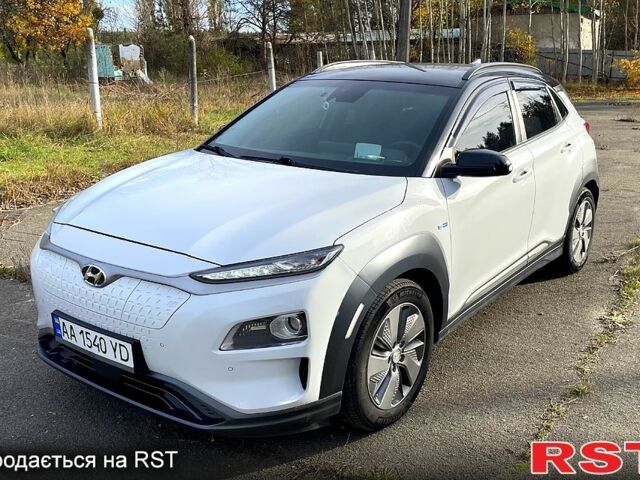 Білий Хендай Kona, об'ємом двигуна 0 л та пробігом 98 тис. км за 16500 $, фото 3 на Automoto.ua