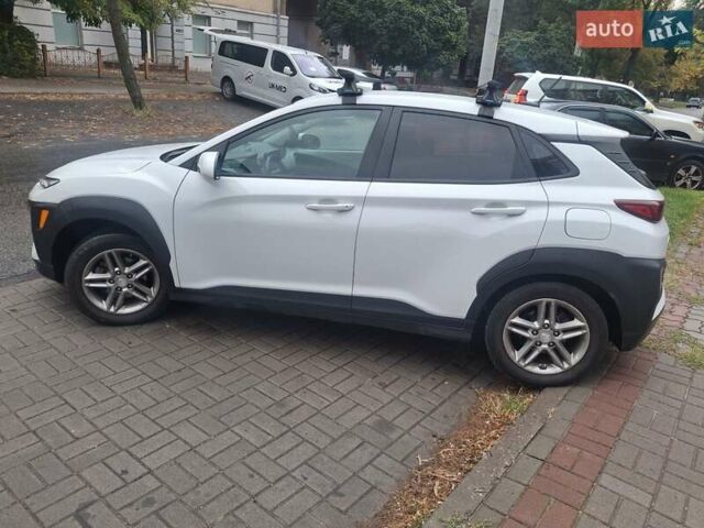 Белый Хендай Kona, объемом двигателя 2 л и пробегом 93 тыс. км за 16250 $, фото 6 на Automoto.ua
