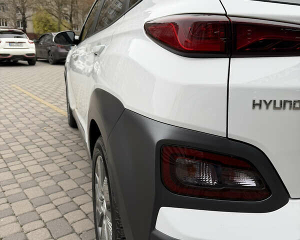 Білий Хендай Kona, об'ємом двигуна 0 л та пробігом 38 тис. км за 18200 $, фото 17 на Automoto.ua