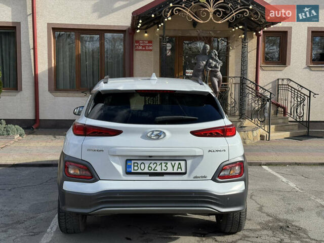 Белый Хендай Kona, объемом двигателя 0 л и пробегом 67 тыс. км за 16350 $, фото 20 на Automoto.ua