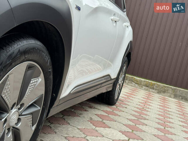 Білий Хендай Kona, об'ємом двигуна 0 л та пробігом 68 тис. км за 14999 $, фото 45 на Automoto.ua