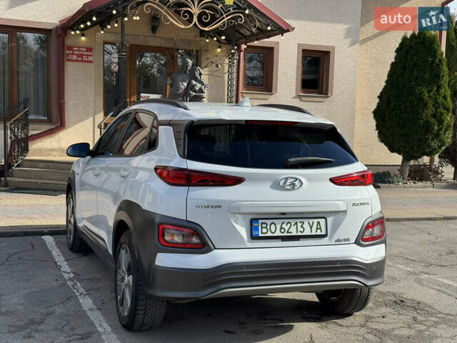 Белый Хендай Kona, объемом двигателя 0 л и пробегом 67 тыс. км за 16350 $, фото 21 на Automoto.ua