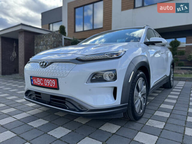 Белый Хендай Kona, объемом двигателя 0 л и пробегом 108 тыс. км за 16700 $, фото 4 на Automoto.ua