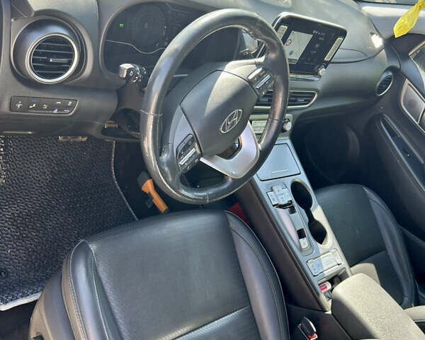 Білий Хендай Kona, об'ємом двигуна 0 л та пробігом 95 тис. км за 16850 $, фото 6 на Automoto.ua
