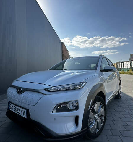 Білий Хендай Kona, об'ємом двигуна 0 л та пробігом 116 тис. км за 16900 $, фото 1 на Automoto.ua