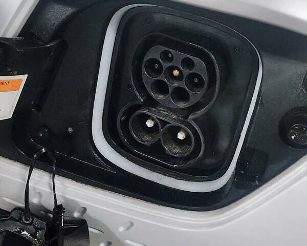 Белый Хендай Kona, объемом двигателя 0 л и пробегом 109 тыс. км за 17900 $, фото 40 на Automoto.ua