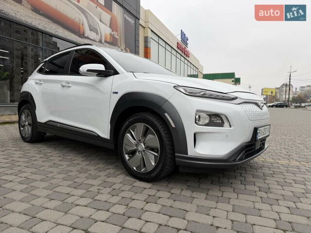 Білий Хендай Kona, об'ємом двигуна 0 л та пробігом 38 тис. км за 18200 $, фото 7 на Automoto.ua