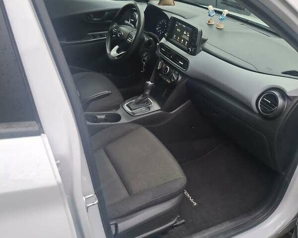 Белый Хендай Kona, объемом двигателя 2 л и пробегом 93 тыс. км за 16250 $, фото 11 на Automoto.ua