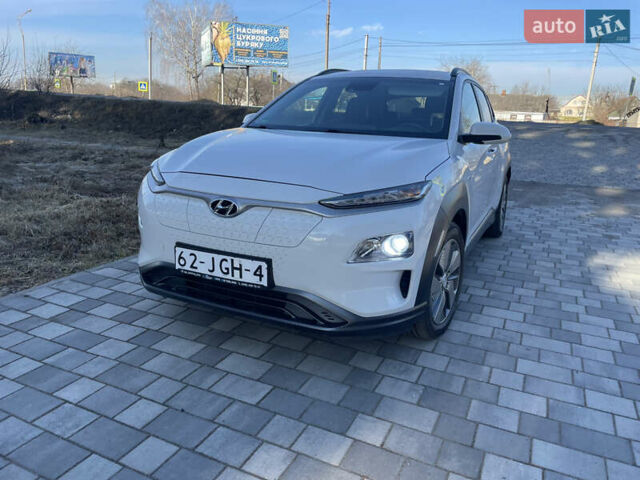 Білий Хендай Kona, об'ємом двигуна 0 л та пробігом 103 тис. км за 16900 $, фото 3 на Automoto.ua