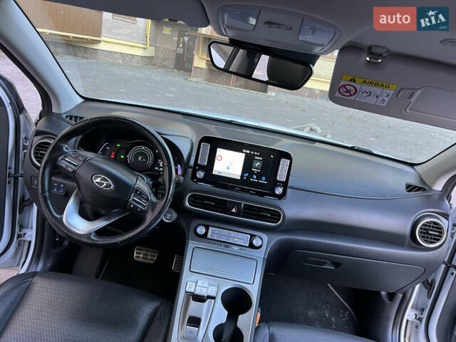 Белый Хендай Kona, объемом двигателя 0 л и пробегом 97 тыс. км за 16800 $, фото 18 на Automoto.ua