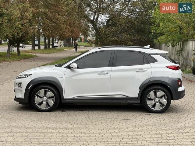 Білий Хендай Kona, об'ємом двигуна 0 л та пробігом 134 тис. км за 16850 $, фото 6 на Automoto.ua