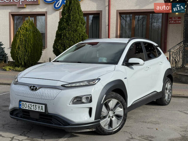 Белый Хендай Kona, объемом двигателя 0 л и пробегом 67 тыс. км за 16350 $, фото 1 на Automoto.ua