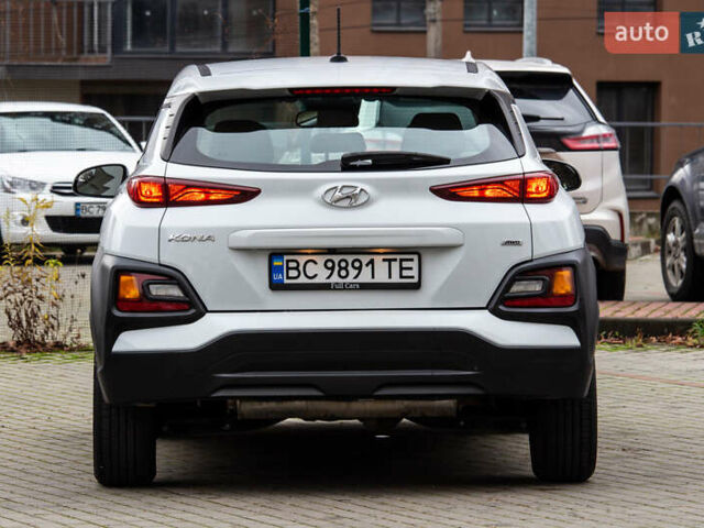 Белый Хендай Kona, объемом двигателя 2 л и пробегом 98 тыс. км за 15200 $, фото 7 на Automoto.ua