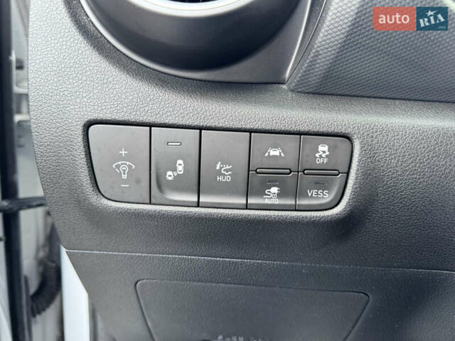 Белый Хендай Kona, объемом двигателя 0 л и пробегом 108 тыс. км за 16700 $, фото 20 на Automoto.ua