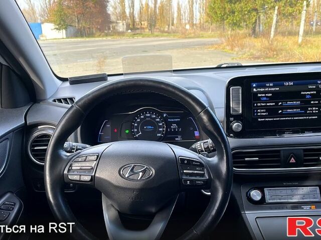 Білий Хендай Kona, об'ємом двигуна 0 л та пробігом 98 тис. км за 16500 $, фото 8 на Automoto.ua