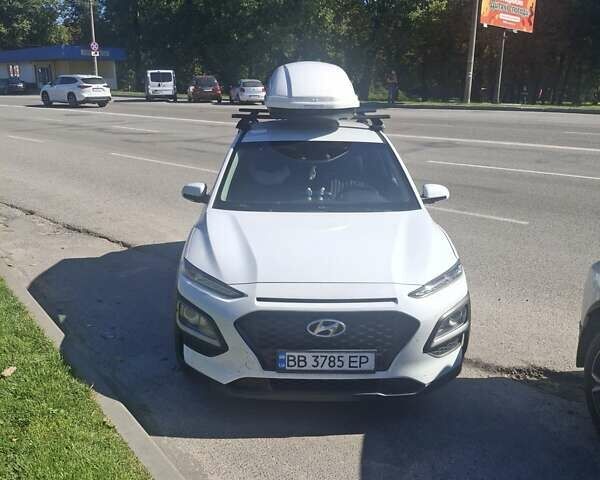 Белый Хендай Kona, объемом двигателя 2 л и пробегом 93 тыс. км за 16250 $, фото 9 на Automoto.ua