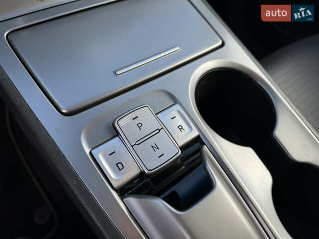 Белый Хендай Kona, объемом двигателя 0 л и пробегом 108 тыс. км за 16700 $, фото 19 на Automoto.ua