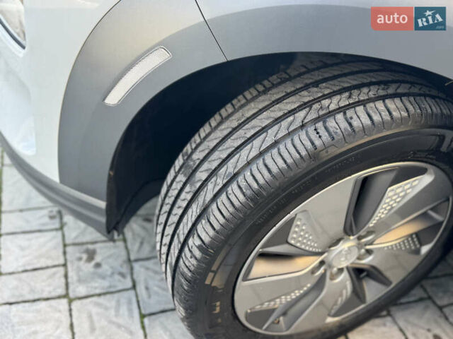 Білий Хендай Kona, об'ємом двигуна 0 л та пробігом 112 тис. км за 16499 $, фото 52 на Automoto.ua