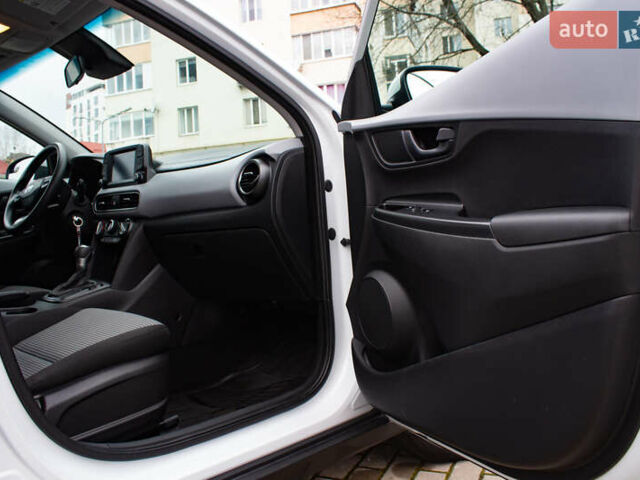 Белый Хендай Kona, объемом двигателя 2 л и пробегом 98 тыс. км за 15200 $, фото 26 на Automoto.ua