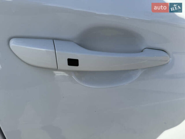 Белый Хендай Kona, объемом двигателя 0 л и пробегом 67 тыс. км за 16350 $, фото 38 на Automoto.ua