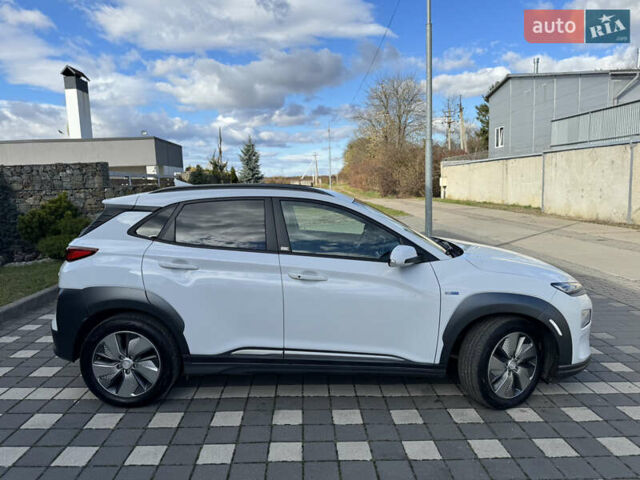 Белый Хендай Kona, объемом двигателя 0 л и пробегом 108 тыс. км за 16700 $, фото 12 на Automoto.ua