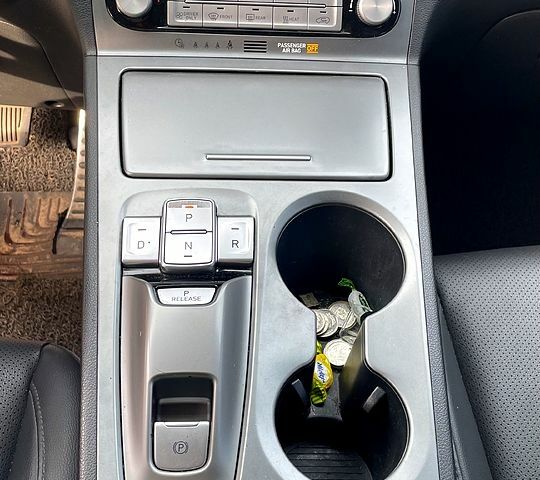 Білий Хендай Kona, об'ємом двигуна 0 л та пробігом 98 тис. км за 16500 $, фото 9 на Automoto.ua