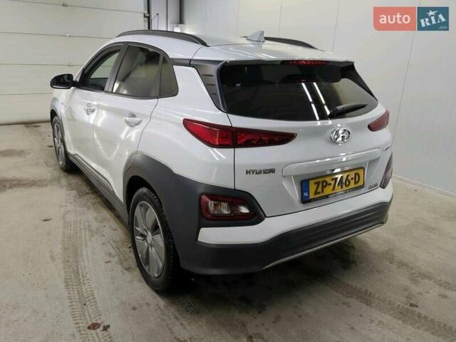 Білий Хендай Kona, об'ємом двигуна 0 л та пробігом 113 тис. км за 18300 $, фото 64 на Automoto.ua