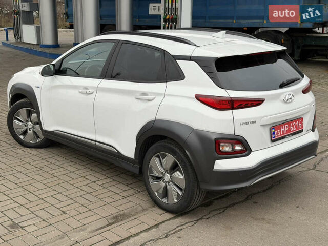 Белый Хендай Kona, объемом двигателя 0 л и пробегом 105 тыс. км за 16800 $, фото 5 на Automoto.ua