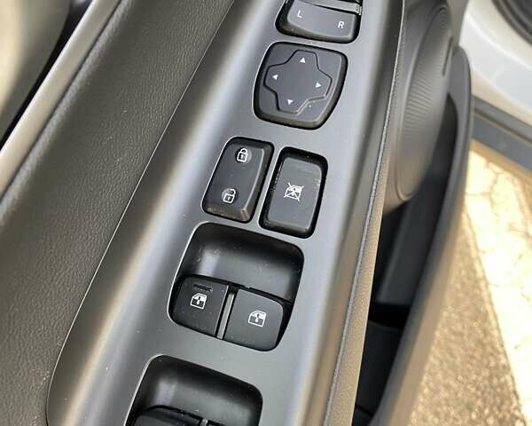 Білий Хендай Kona, об'ємом двигуна 0 л та пробігом 113 тис. км за 18300 $, фото 17 на Automoto.ua