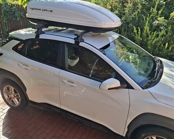 Белый Хендай Kona, объемом двигателя 2 л и пробегом 93 тыс. км за 16250 $, фото 8 на Automoto.ua