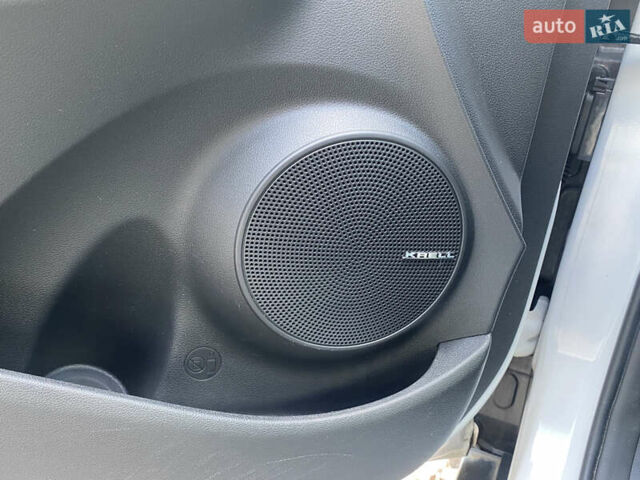 Белый Хендай Kona, объемом двигателя 0 л и пробегом 112 тыс. км за 17900 $, фото 16 на Automoto.ua