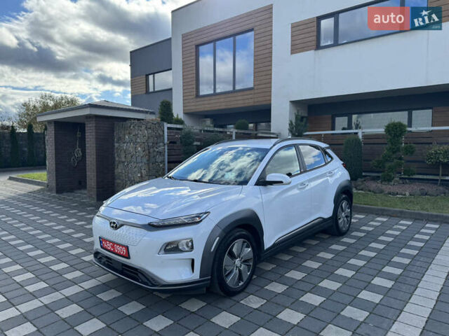 Белый Хендай Kona, объемом двигателя 0 л и пробегом 108 тыс. км за 16700 $, фото 6 на Automoto.ua