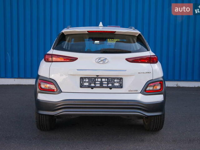 Белый Хендай Kona, объемом двигателя 0 л и пробегом 26 тыс. км за 17900 $, фото 7 на Automoto.ua