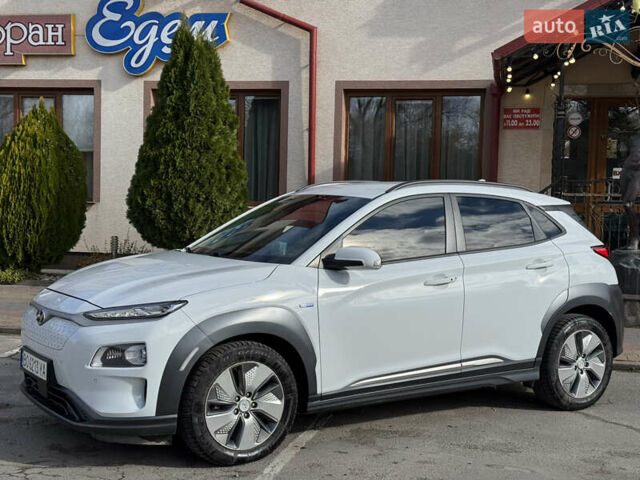Белый Хендай Kona, объемом двигателя 0 л и пробегом 67 тыс. км за 16350 $, фото 10 на Automoto.ua