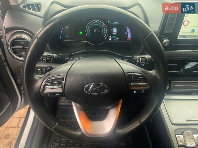 Белый Хендай Kona, объемом двигателя 0 л и пробегом 108 тыс. км за 17950 $, фото 19 на Automoto.ua