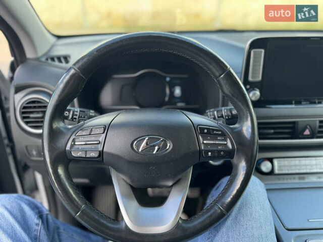 Белый Хендай Kona, объемом двигателя 0 л и пробегом 108 тыс. км за 16700 $, фото 33 на Automoto.ua