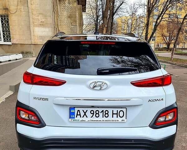 Білий Хендай Kona, об'ємом двигуна 0 л та пробігом 96 тис. км за 15900 $, фото 6 на Automoto.ua